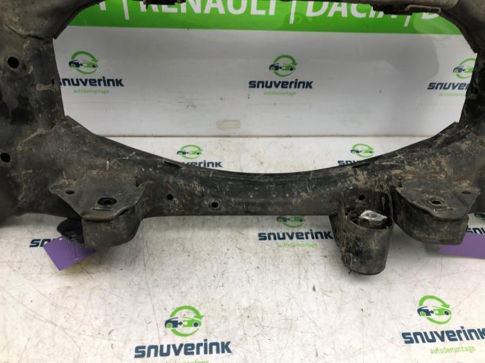 Subframe van een Jeep Compass II (MP) 1.4 Multi Air2 16V 4x4 2017