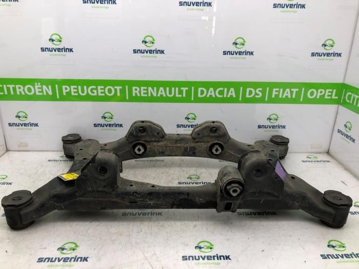 Subframe van een Jeep Compass II (MP) 1.4 Multi Air2 16V 4x4 2017
