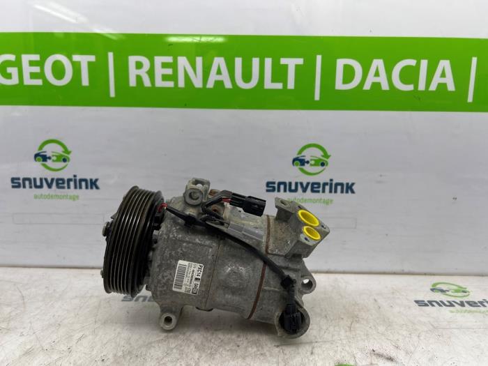 Gebruikte Pomp Airco Renault Megane IV Estate (RFBK) 1.6 GT Energy TCE 205 EDC Prijs € 224,22 Margeregeling aangeboden door Snuverink Autodemontage