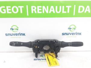 Gebruikte Stuurkolomschakelaar Renault Express 1.5 dCi 75 Prijs op aanvraag aangeboden door Snuverink Autodemontage