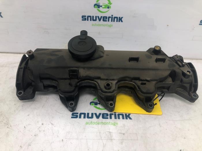 Gebruikte Kleppendeksel Renault Twingo II (CN) 1.5 dCi 90 FAP Prijs € 40,50 Margeregeling aangeboden door Snuverink Autodemontage