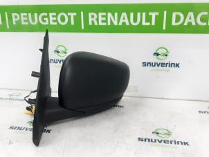 Gebruikte Buitenspiegel links Renault Express 1.5 dCi 75 Prijs op aanvraag aangeboden door Snuverink Autodemontage