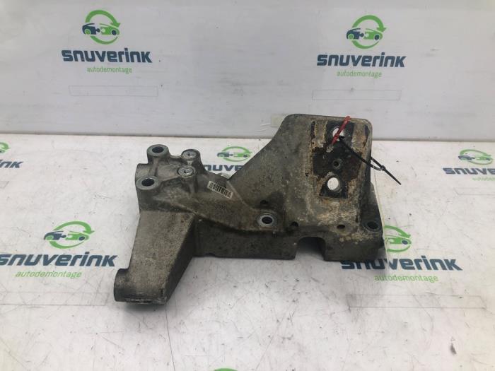Gebruikte Motorsteun Iveco New Daily VI 35C17, 35S17, 40C17, 50C17, 65C17, 70C17 Prijs € 65,34 Inclusief btw aangeboden door Snuverink Autodemontage