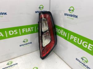 Gebruikte Achterlicht rechts Fiat Punto Evo (199) 1.3 JTD Multijet 85 16V Euro 5 Prijs € 44,99 Margeregeling aangeboden door Snuverink Autodemontage