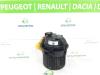 Chaufage Ventilatiemotor van een Renault Arkana (RJLL) 1.6 E-Tech 145 16V 2022