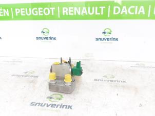 Gebruikte Druksensor airco Renault Arkana (RJLL) 1.6 E-Tech 145 16V Prijs € 140,00 Margeregeling aangeboden door Snuverink Autodemontage