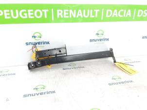 Gebruikte Subframe Renault Arkana (RJLL) 1.6 E-Tech 145 16V Prijs € 100,00 Margeregeling aangeboden door Snuverink Autodemontage