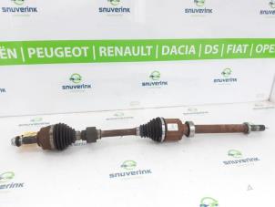 Gebruikte Aandrijfas rechts-voor Renault Arkana (RJLL) 1.6 E-Tech 145 16V Prijs € 395,00 Margeregeling aangeboden door Snuverink Autodemontage