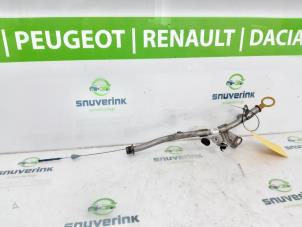 Gebruikte Olie Peilstok Renault Trafic (1FL/2FL/3FL/4FL) 2.0 dCi 16V 120 Prijs op aanvraag aangeboden door Snuverink Autodemontage