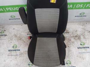 Gebruikte Voorstoel links Fiat Fiorino (225) 1.3 JTD 16V Multijet Prijs op aanvraag aangeboden door Snuverink Autodemontage