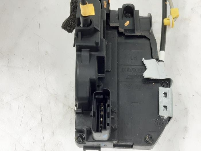 Portierslot Mechaniek 4Deurs links-voor van een Renault Kadjar (RFEH) 1.3 TCE 140 FAP 16V 2019
