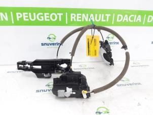 Gebruikte Deurslot Mechaniek 4Deurs links-voor Renault Kadjar (RFEH) 1.3 TCE 140 FAP 16V Prijs € 145,00 Margeregeling aangeboden door Snuverink Autodemontage