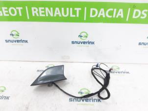Gebruikte Antenne Renault Kadjar (RFEH) 1.3 TCE 140 FAP 16V Prijs op aanvraag aangeboden door Snuverink Autodemontage