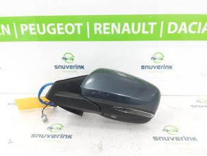 Gebruikte Buitenspiegel links Renault Kadjar (RFEH) 1.3 TCE 140 FAP 16V Prijs op aanvraag aangeboden door Snuverink Autodemontage