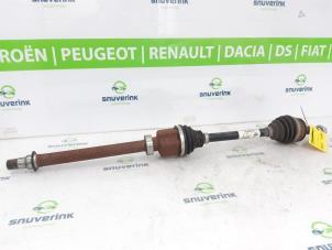 Gebruikte Aandrijfas rechts-voor Renault Kadjar (RFEH) 1.3 TCE 140 FAP 16V Prijs € 230,00 Margeregeling aangeboden door Snuverink Autodemontage