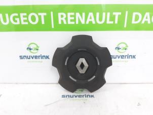 Gebruikte Naafkapje Renault Trafic (1FL/2FL/3FL/4FL) 1.6 dCi 90 Prijs op aanvraag aangeboden door Snuverink Autodemontage
