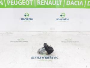 Gebruikte Deurslot Cilinder links Renault Trafic (1FL/2FL/3FL/4FL) 1.6 dCi 90 Prijs op aanvraag aangeboden door Snuverink Autodemontage