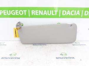 Gebruikte Zonneklep Renault Trafic (1FL/2FL/3FL/4FL) 1.6 dCi 90 Prijs op aanvraag aangeboden door Snuverink Autodemontage
