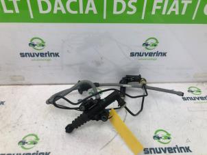 Gebruikte Koppeling Hoofd Cilinder Renault Trafic (1FL/2FL/3FL/4FL) 2.0 dCi 16V 120 Prijs € 119,79 Inclusief btw aangeboden door Snuverink Autodemontage