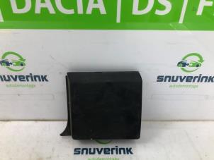 Gebruikte Sierlijst Renault Trafic (1FL/2FL/3FL/4FL) 2.0 dCi 16V 120 Prijs € 24,20 Inclusief btw aangeboden door Snuverink Autodemontage