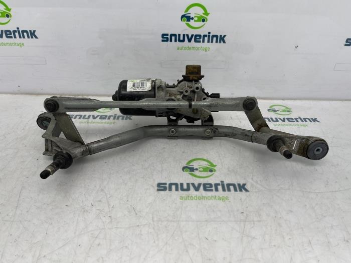 Ruitenwismotor+Mechaniek van een Renault Clio IV Estate/Grandtour (7R) 1.5 Energy dCi 90 FAP 2015