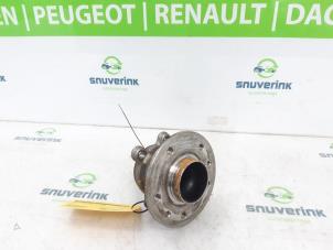 Gebruikte Wiellager achter Renault Captur II (RJB) 1.6 E-Tech 160 Prijs op aanvraag aangeboden door Snuverink Autodemontage