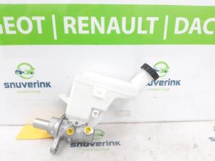 Gebruikte Hoofdremcilinder Renault Megane E-Tech (RCB) 60 kWh Prijs € 76,23 Inclusief btw aangeboden door Snuverink Autodemontage