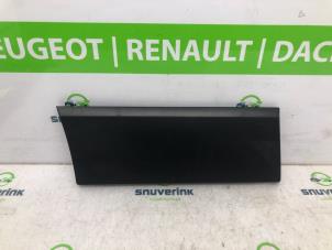 Gebruikte Sierstrip Renault Trafic (1FL/2FL/3FL/4FL) 1.6 dCi 90 Prijs op aanvraag aangeboden door Snuverink Autodemontage
