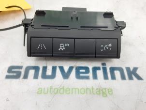 Gebruikte Schakelaar Renault Megane E-Tech (RCB) 60 kWh Prijs € 36,29 Inclusief btw aangeboden door Snuverink Autodemontage