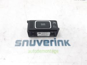 Gebruikte Schakelaar Renault Megane E-Tech (RCB) 60 kWh Prijs € 36,29 Inclusief btw aangeboden door Snuverink Autodemontage