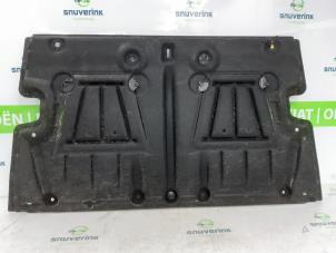 Gebruikte Bodem beschermplaat Renault Megane E-Tech (RCB) 60 kWh Prijs € 92,57 Inclusief btw aangeboden door Snuverink Autodemontage