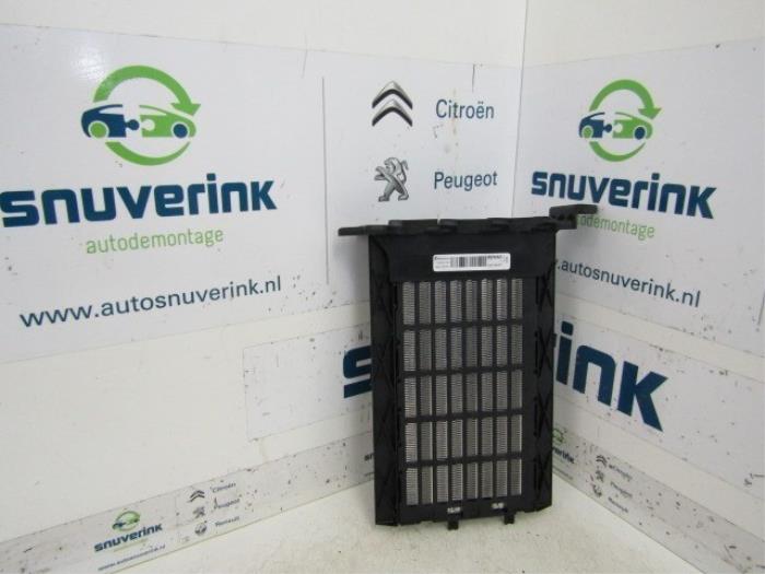 Gebruikte Element Kachelverwarming Renault Zoé (AG) R90 Prijs € 108,90 Inclusief btw aangeboden door Snuverink Autodemontage
