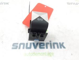 Gebruikte Handrem schakelaar DS Automobiles DS 7 1.6 16V E-Tense 225 Prijs € 36,30 Inclusief btw aangeboden door Snuverink Autodemontage