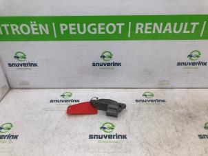 Gebruikte Dynamosteun boven Citroen C3 Aircross I (2C/2R) 1.2 PureTech 82 Prijs € 34,98 Margeregeling aangeboden door Snuverink Autodemontage