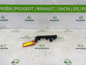 Gebruikte Verstuiver brug Citroen C3 Aircross I (2C/2R) 1.2 PureTech 82 Prijs € 31,50 Margeregeling aangeboden door Snuverink Autodemontage