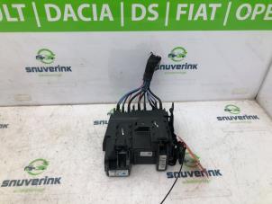 Gebruikte Zekeringkast DS Automobiles DS 7 1.6 16V E-Tense 225 Prijs € 332,73 Inclusief btw aangeboden door Snuverink Autodemontage