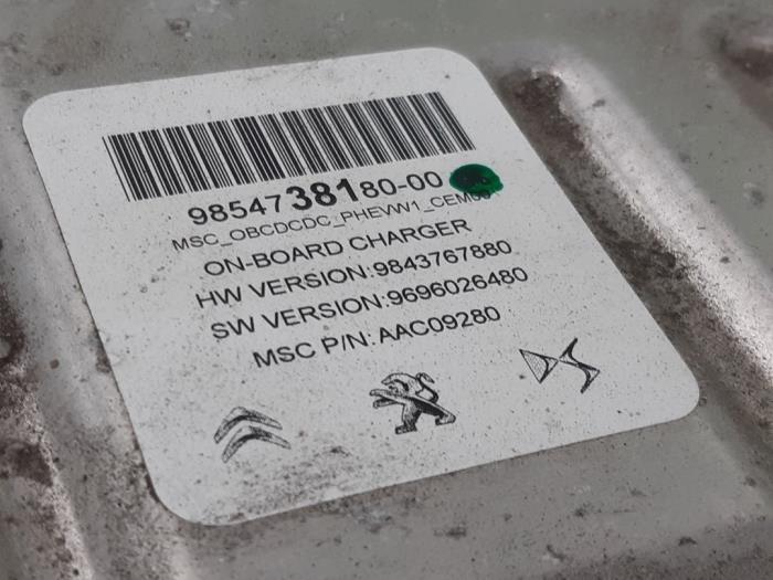 On-board charger van een DS DS 7 1.6 16V E-Tense 225 2023