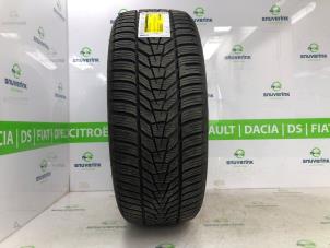 Gebruikte Band Renault Megane E-Tech Prijs € 60,00 Margeregeling aangeboden door Snuverink Autodemontage