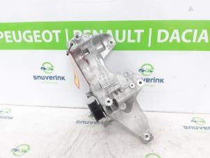 Gebruikte Dynamosteun boven DS Automobiles DS 7 1.6 16V E-Tense 225 Prijs € 39,98 Margeregeling aangeboden door Snuverink Autodemontage