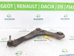 Gebruikte Triangel links-voor Renault Scénic IV (RFAJ) 1.5 Energy dCi 110 Prijs op aanvraag aangeboden door Snuverink Autodemontage