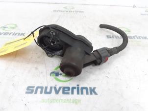 Gebruikte Handrem motor Renault Scénic IV (RFAJ) 1.5 Energy dCi 110 Prijs € 45,00 Margeregeling aangeboden door Snuverink Autodemontage