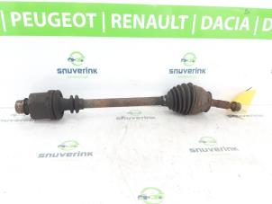 Gebruikte Homokineetas links-voor Renault Trafic I (V) 2.1 D Prijs € 76,50 Margeregeling aangeboden door Snuverink Autodemontage