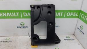 Gebruikte Bumpersteun links-achter Renault Master III (MA/MB/MC/MD/MH/MF/MG/MH) 2.3 dCi 165 16V RWD Prijs € 38,12 Inclusief btw aangeboden door Snuverink Autodemontage