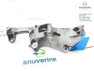 Gebruikte Dynamosteun boven Opel Grandland (X) 1.2 Turbo 12V Prijs € 36,28 Inclusief btw aangeboden door Snuverink Autodemontage