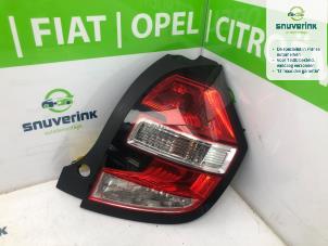 Gebruikte Achterlicht rechts Renault Twingo III (AH) 1.0 SCe 70 12V Prijs € 58,50 Margeregeling aangeboden door Snuverink Autodemontage