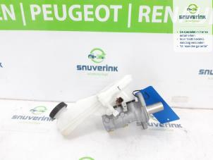 Gebruikte Hoofdremcilinder Peugeot 208 II (UB/UH/UP) 1.2 Vti 12V PureTech 100 Prijs € 59,90 Inclusief btw aangeboden door Snuverink Autodemontage