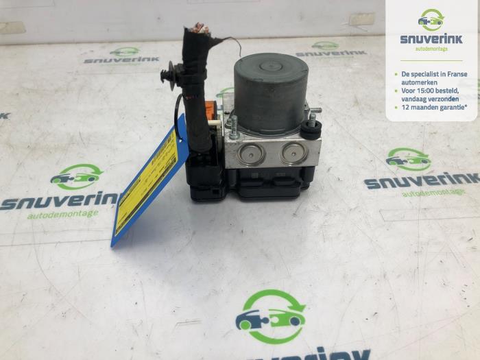 Gebruikte ABS Pomp Peugeot 3008 II (M4/MC/MJ/MR) 1.2 12V e-THP PureTech 130 Prijs € 114,75 Margeregeling aangeboden door Snuverink Autodemontage