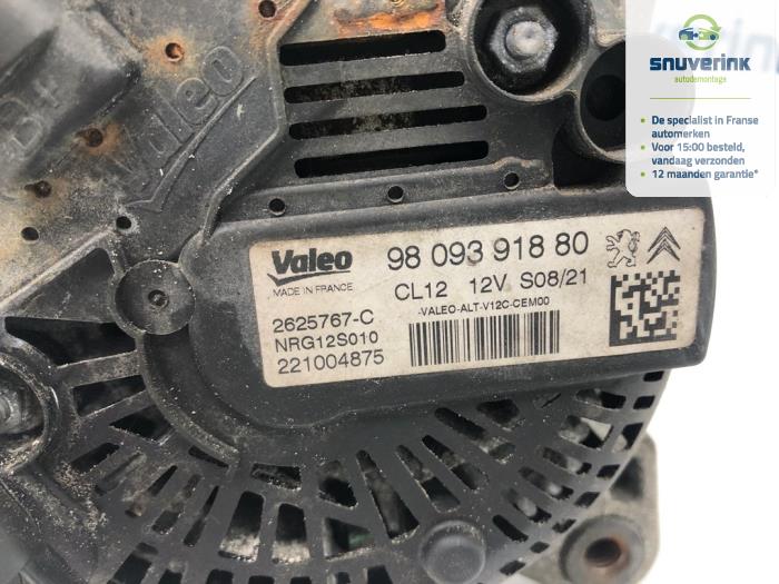 Dynamo van een Opel Vivaro 1.5 CDTI 120 2021