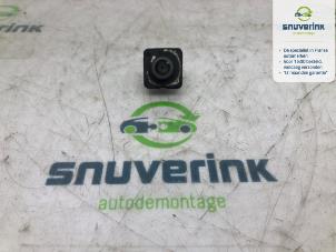 Gebruikte Achteruitrij Camera Peugeot 3008 II (M4/MC/MJ/MR) 1.2 12V e-THP PureTech 130 Prijs € 50,00 Margeregeling aangeboden door Snuverink Autodemontage