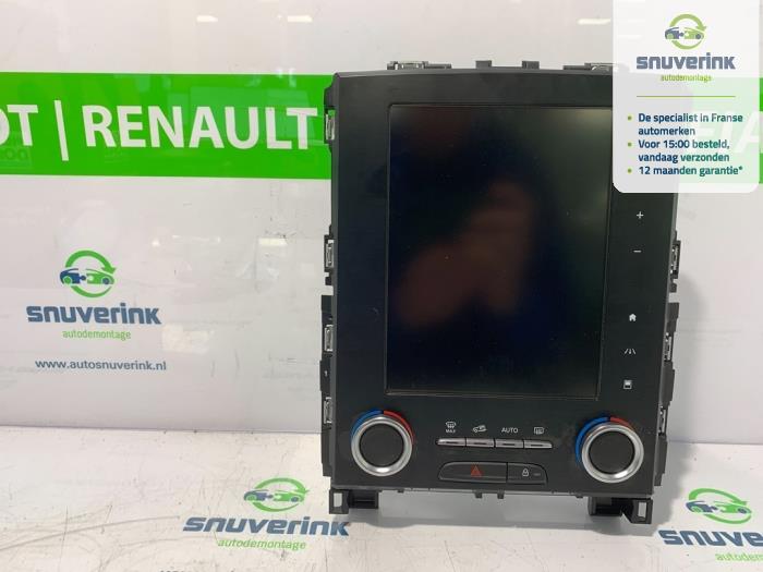 Gebruikte Display Interieur Renault Megane IV (RFBB) 1.5 Energy dCi 110 Prijs € 267,75 Margeregeling aangeboden door Snuverink Autodemontage